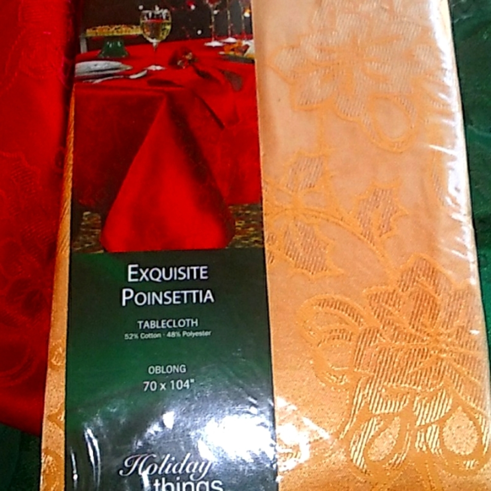 ⚜️ Gold EXQUISITE POINSETTIA “Damask”  OBLONG Tablecloth  70 X 104  NWOT